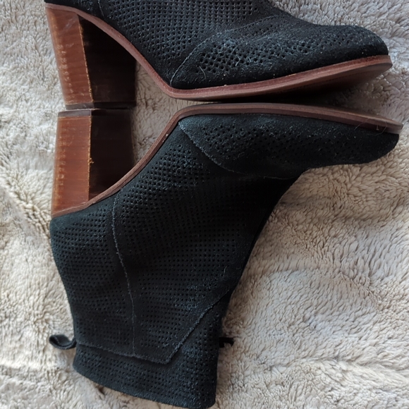 Toms Lunata Womens Black Suede Leather Block Heel Ankle Booties Zip Size 10 - Picture 9 of 10